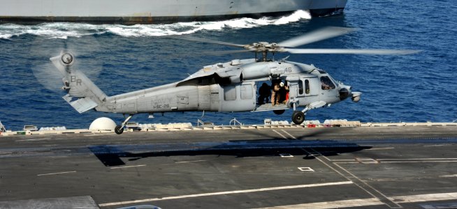 USS George H.W. Bush (CVN 77) 140709-N-CS564-024 (14660763173)