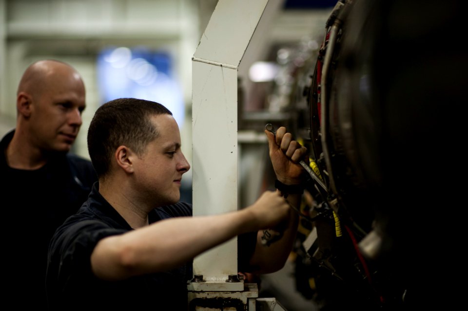 USS George H.W. Bush (CVN 77) 141016-N-MW819-010 (14961961844)