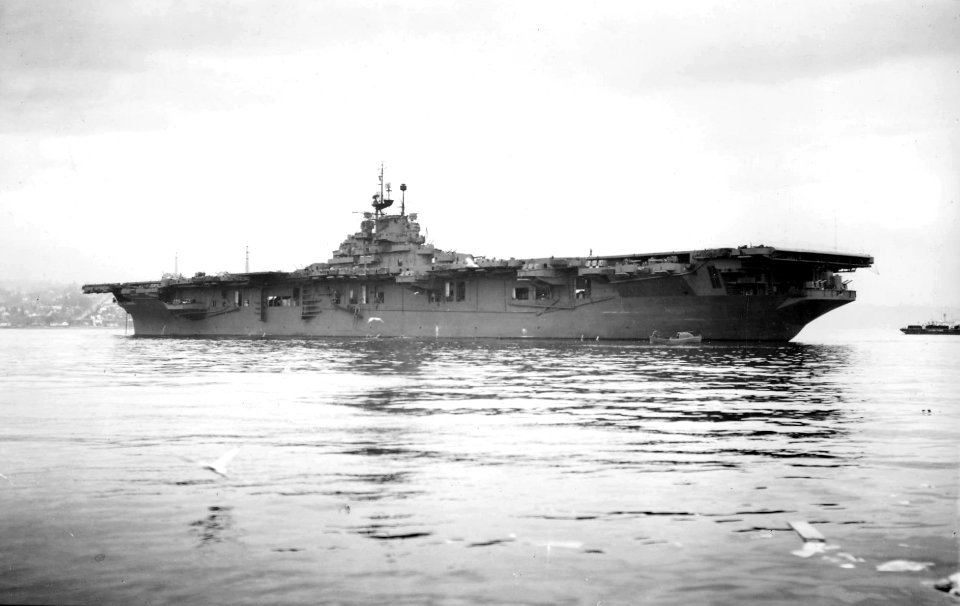 USS Franklin (CV-13) at anchor off the Puget Sound Naval Shipyard, 31 January 1945 (NNAM.1996.488.246.005)