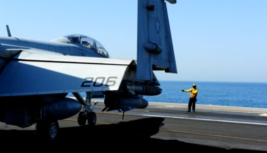 USS George H.W. Bush (CVN 77) 140710-N-CZ979-006 (14637583001)