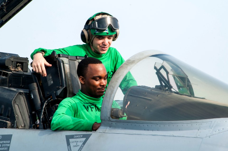 USS George H.W. Bush (CVN 77) 141018-N-MW819-077 (15396491498)