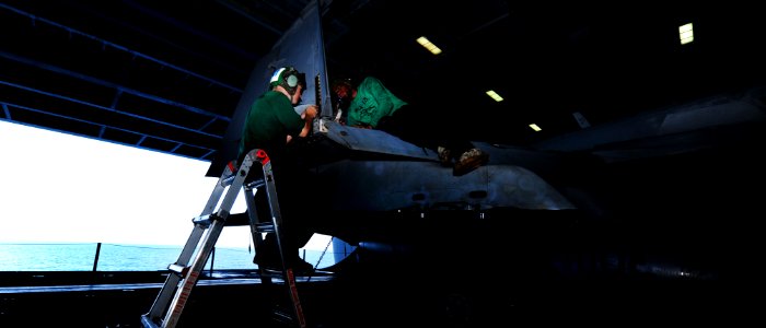 USS George H.W. Bush (CVN 77) 140708-N-CZ979-003 (14615463834)