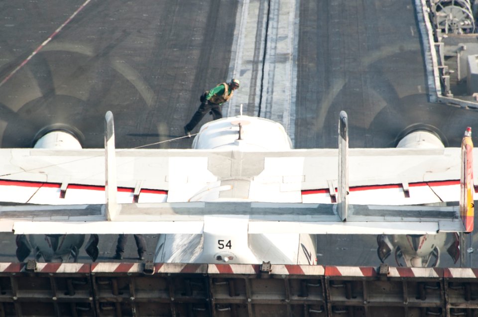USS George H.W. Bush (CVN 77) 141017-N-MW819-069 (15396537868)