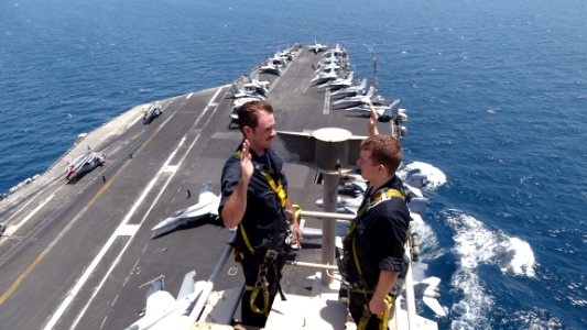 USS GEORGE H.W. BUSH (CVN 77) 140720-N-ZZ999-275 (14760381953)