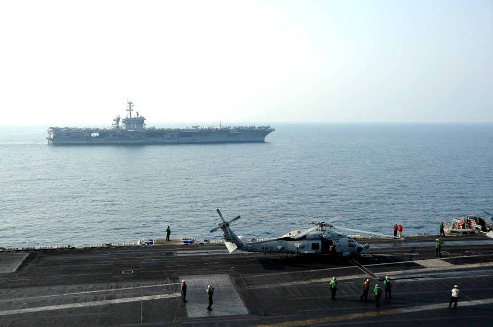USS George H.W. Bush (CVN 77) 141018-N-MU440-016 (15583470862)