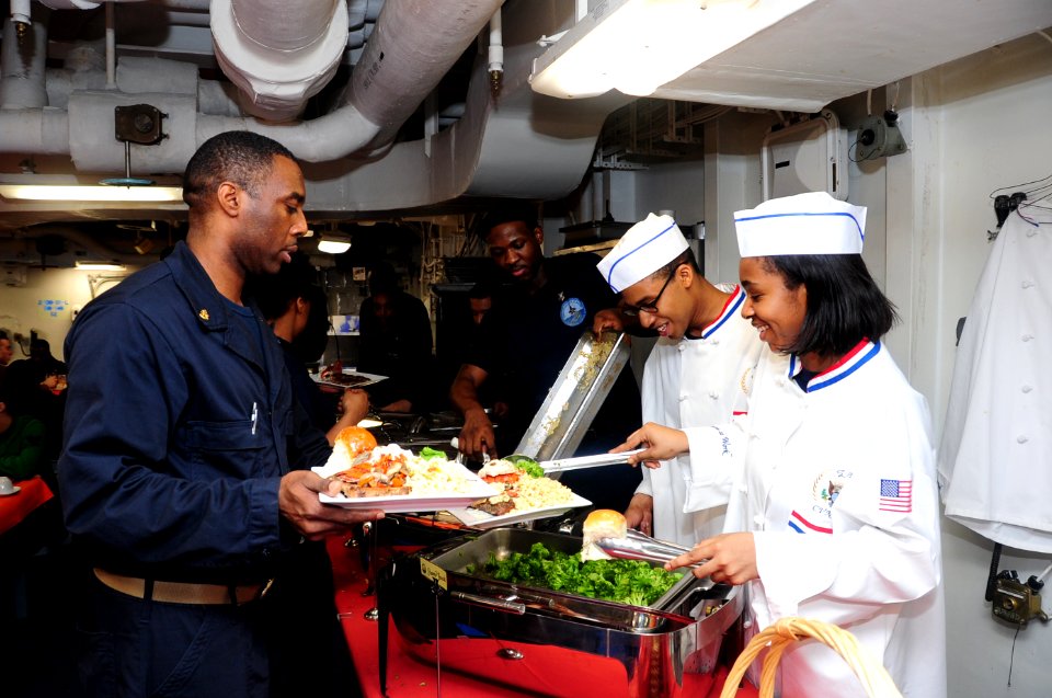 USS George H.W. Bush (CVN 77) 141020-N-CZ979-022 (15592326912)