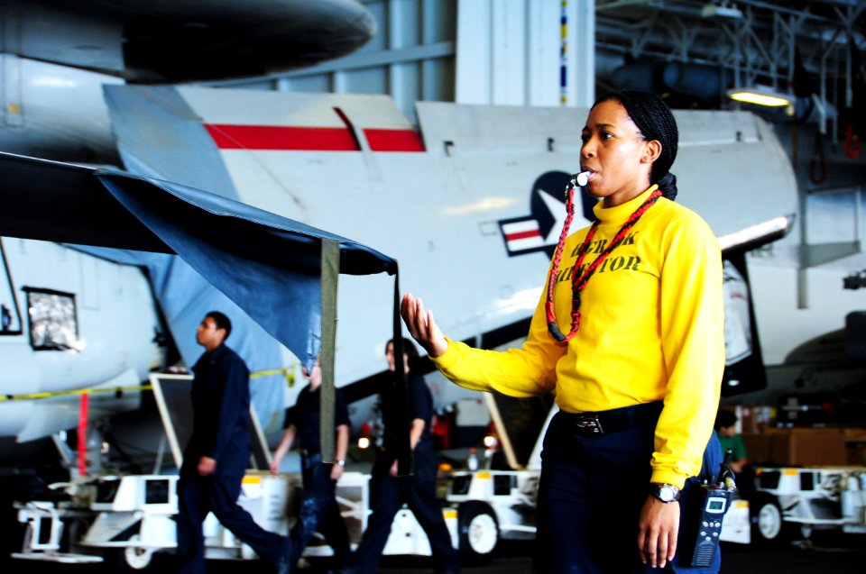 USS George H.W. Bush (CVN 77) 141023-N-CZ979-006 (15614814795)