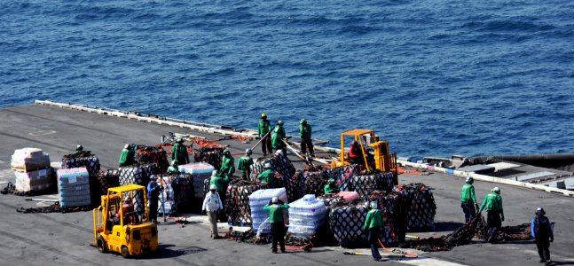 USS George H.W. Bush (CVN 77) 140709-N-CS564-050 (14617864316)
