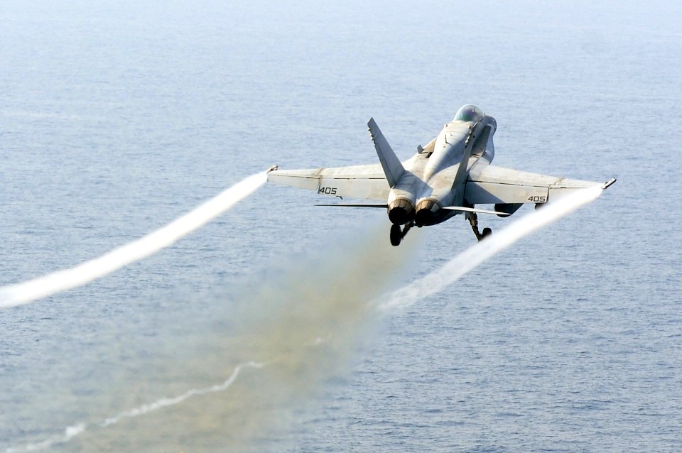 USS George H.W. Bush (CVN 77) 140816-N-MW819-122 (14994725115)