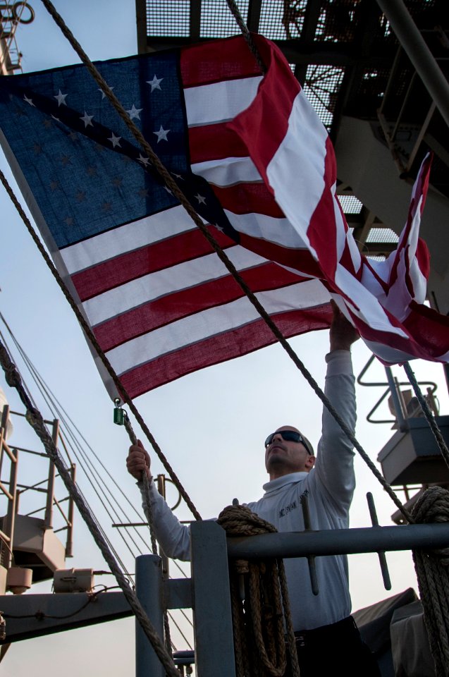 USS George H.W. Bush (CVN 77) 141027-N-MW819-043 (15036658663)