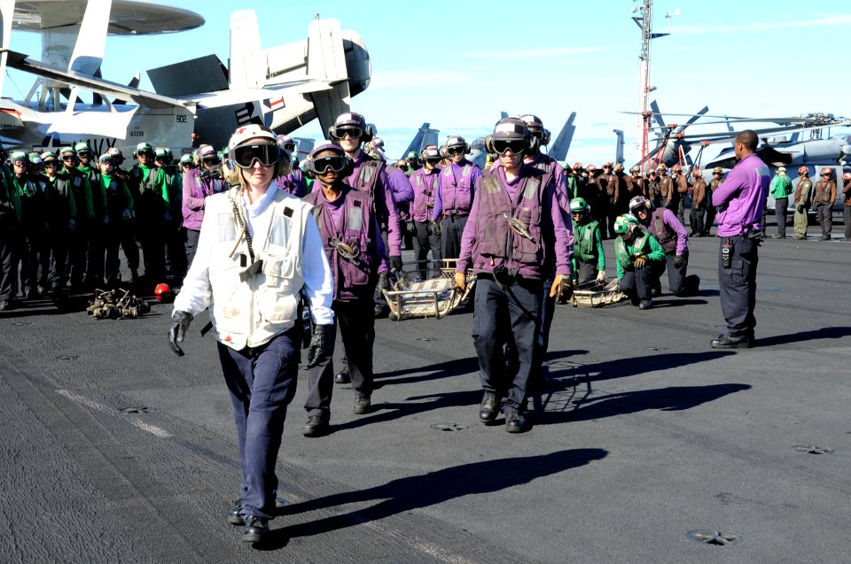USS George H.W. Bush (CVN 77) 141110-N-MU440-079 (15770590455)