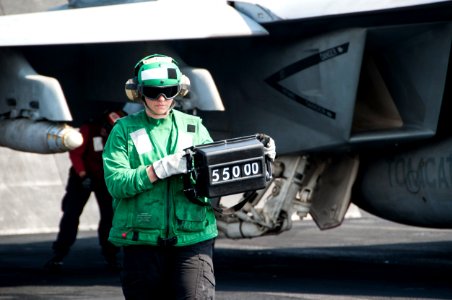 USS George H.W. Bush (CVN 77) 141016-N-MW819-082 (14962525883)