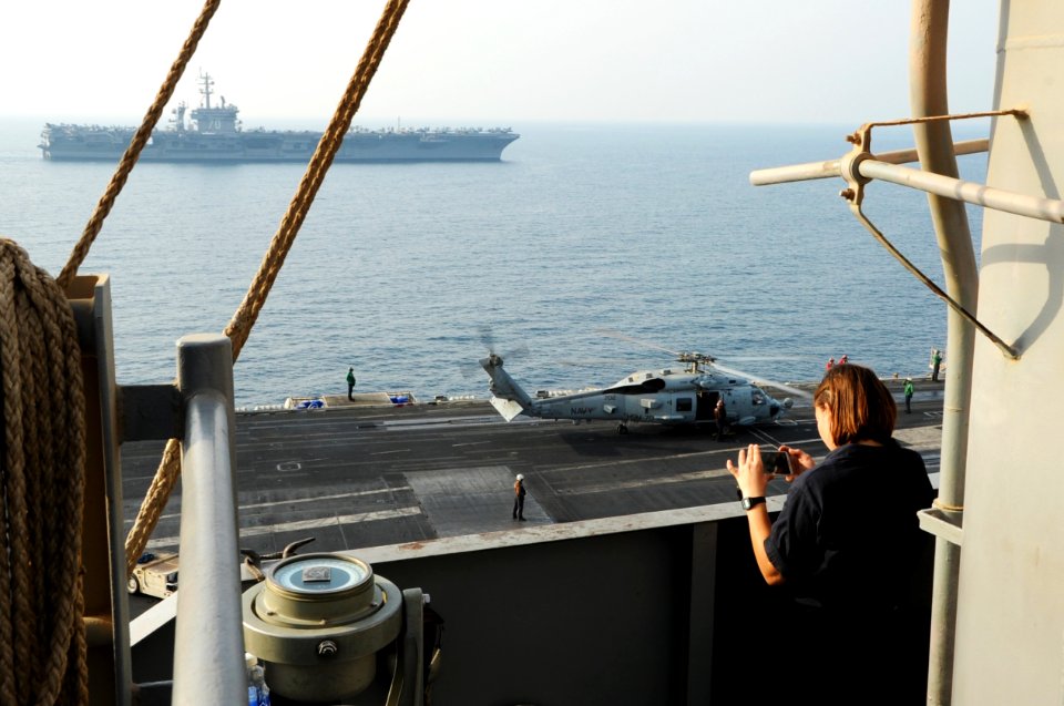 USS George H.W. Bush (CVN 77) 141018-N-MU440-063 (15558940426)