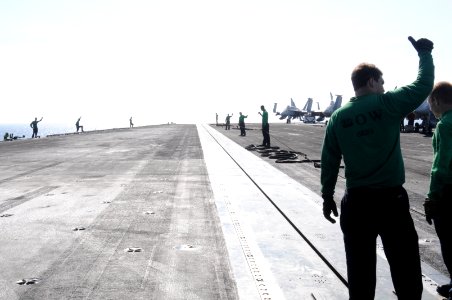 USS George H.W. Bush (CVN 77) 141022-N-ZZ999-053 (15607247055)