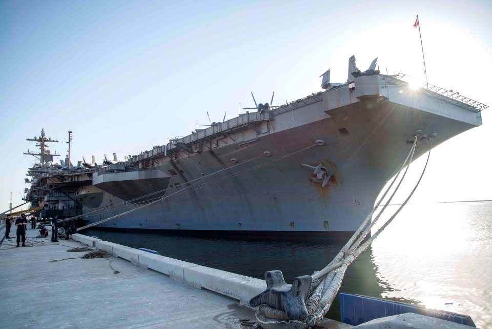 USS George H.W. Bush (CVN 77) 141021-N-LN619-004 (15443446448)