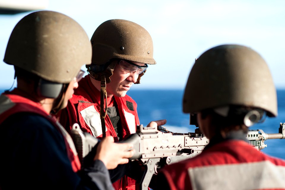 USS George H.W. Bush (CVN 77) 141112-N-MW819-003 (15592462028)