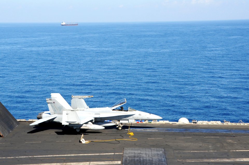 USS George H.W. Bush (CVN 77) 141020-N-MU440-034 (15405865590)