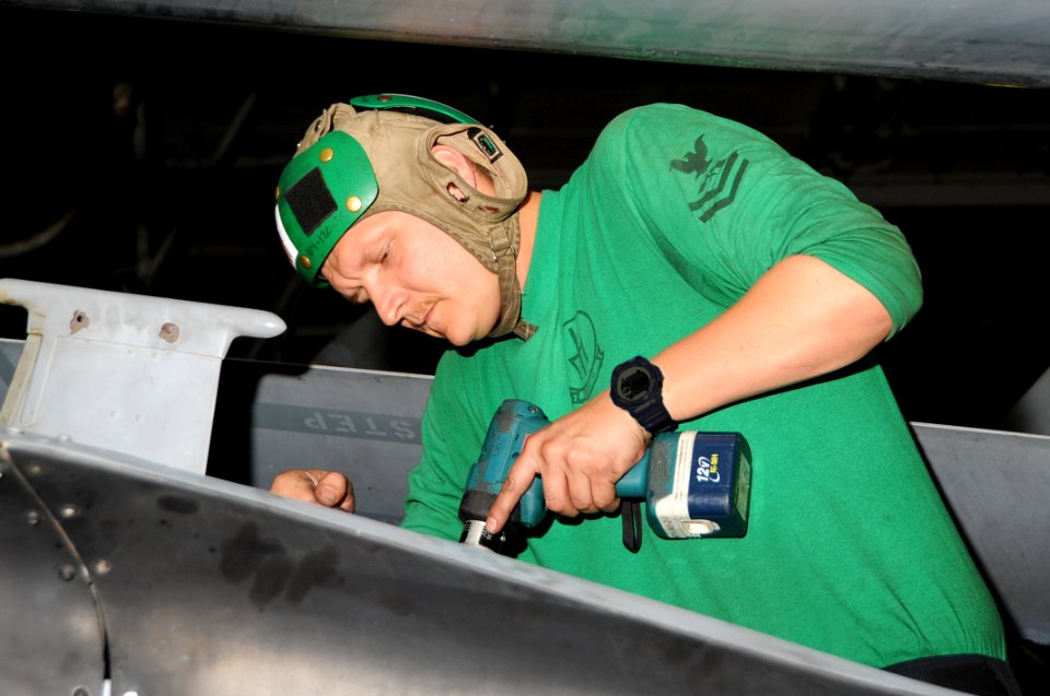 USS George H.W. Bush (CVN 77) 141105-N-MU440-026 (15538932167)