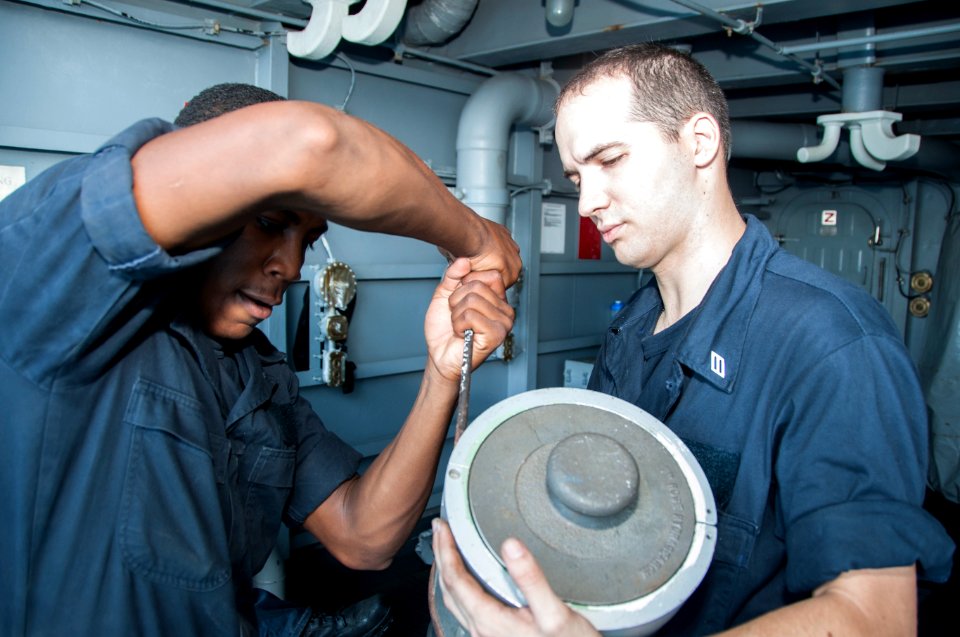 USS George H.W. Bush (CVN 77) 141020-N-MW819-003 (15405862180)