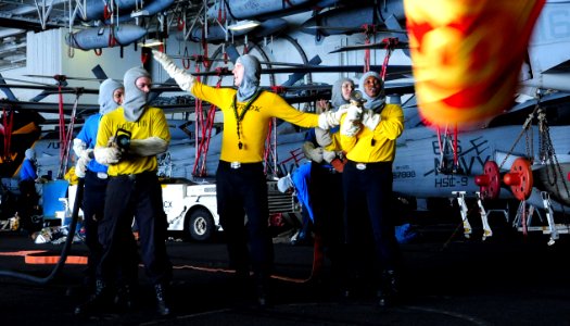 USS George H.W. Bush (CVN 77) 141024-N-CZ979-014 (15442902669)