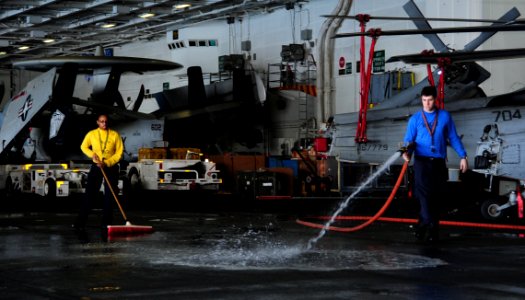 USS George H.W. Bush (CVN 77) 141022-N-CZ979-002 (15583589676)