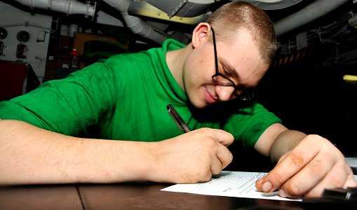 USS George H.W. Bush (CVN 77) 14140706-N-CS564-008 (14592815482)