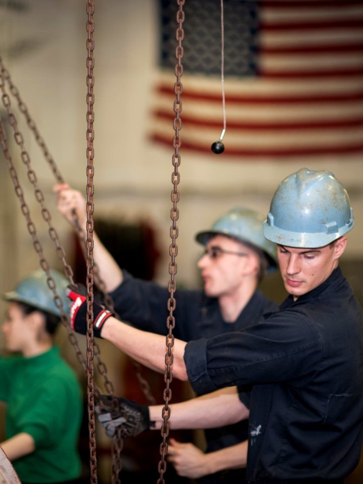 USS George H.W. Bush (CVN 77) 141111-N-MW819-103 (15151159433)