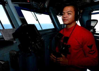 USS George H.W. Bush (CVN 77) 14140617-N-VH054-009 (14262514480)