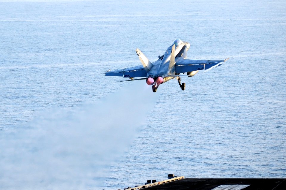 USS George H.W. Bush flight operations 140916-N-CZ979-265