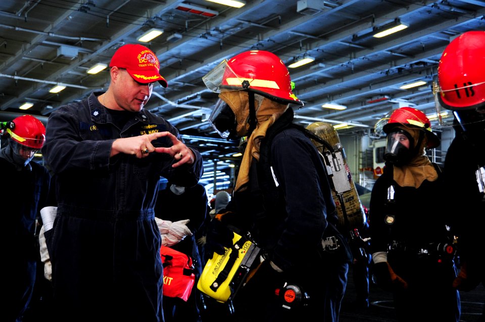 USS George H.W. Bush (CVN 77) 141024-N-CZ979-007 (15605843716)