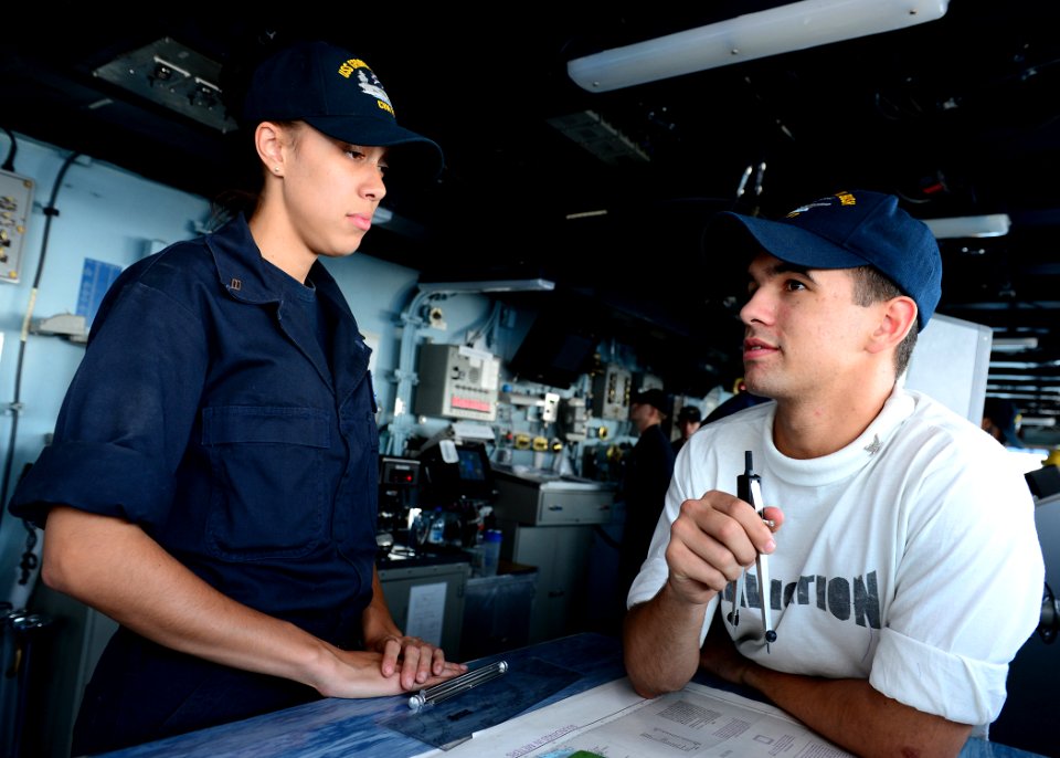 USS George H.W. Bush (CVN 77) 14140617-N-VH054-014 (14469296283)