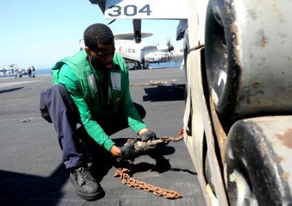 USS George H.W. Bush (CVN 77) 14140617-N-MU440-047 (14426002986)