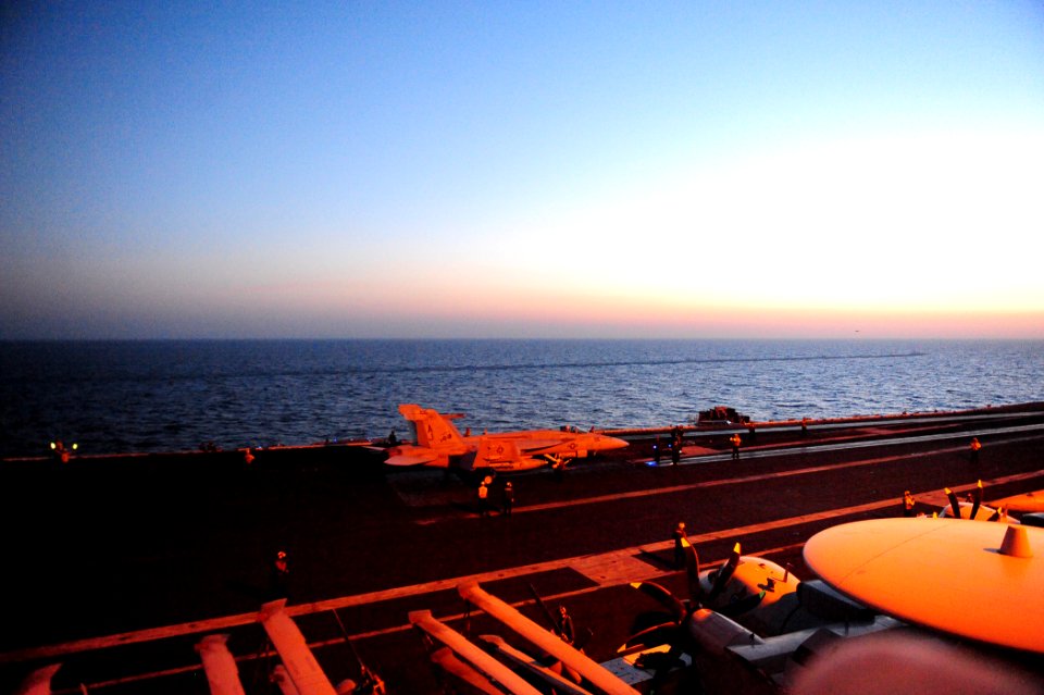 USS George H.W. Bush operations 140615-N-CZ979-062