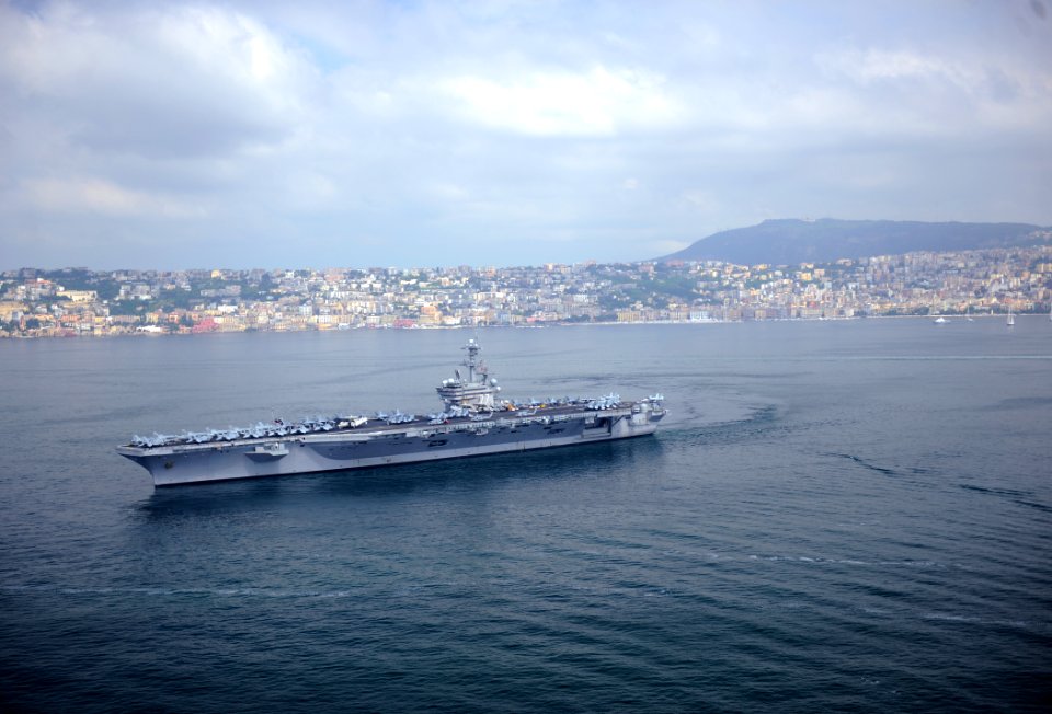 USS George H.W. Bush (CVN-77) departing Naples (110606-N-YZ751-114)
