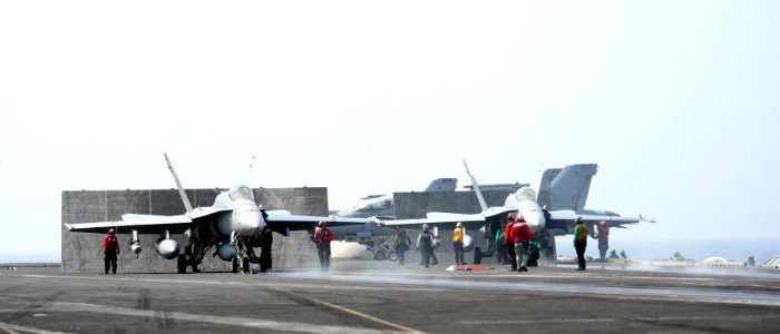 USS George H.W. Bush flight deck operations 140726-N-CZ979-057