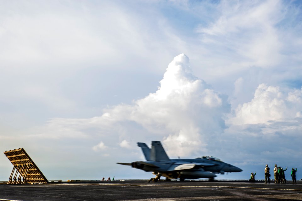 USS George Washington 141020-N-IP531-031