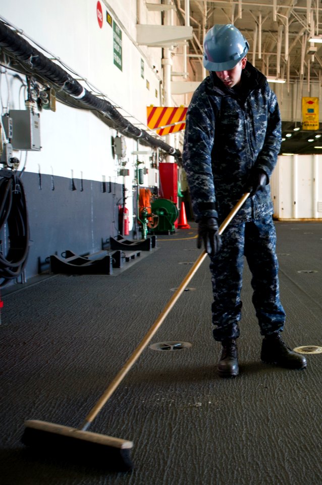 USS George Washington activity 150201-N-GT589-019