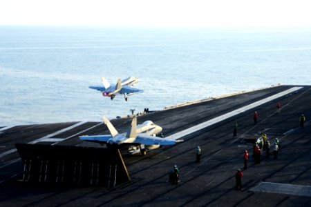 USS George H.W. Bush flight operations 140916-N-CZ979-264