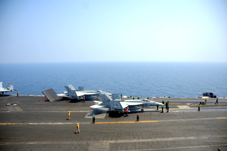 USS George H.W. Bush flight operations 140829-N-CZ979-012