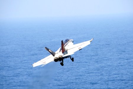 USS George H.W. Bush flight operations 140830-N-CZ979-005