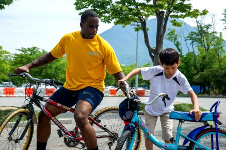 USS George Washington community relations event 140712-N-IP531-020