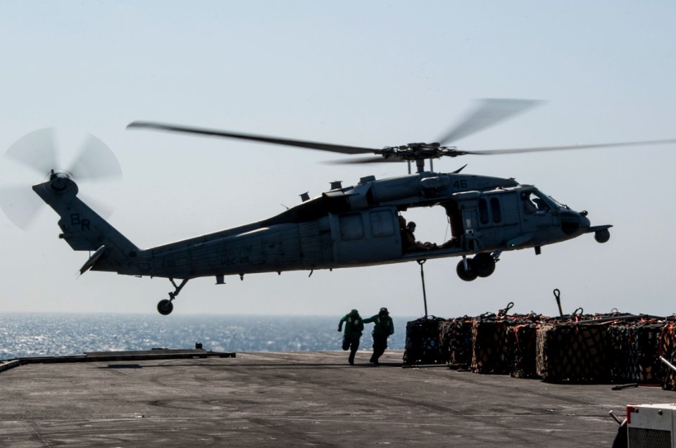 USS George H.W. Bush operations 140924-N-MW819-060