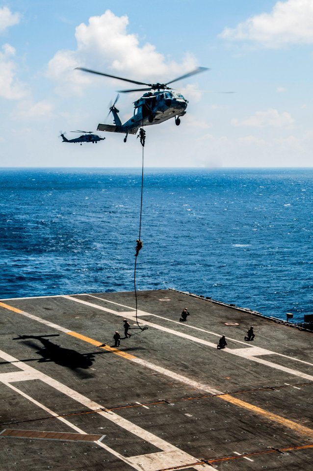 USS George Washington flight operations 140806-N-IV489-275
