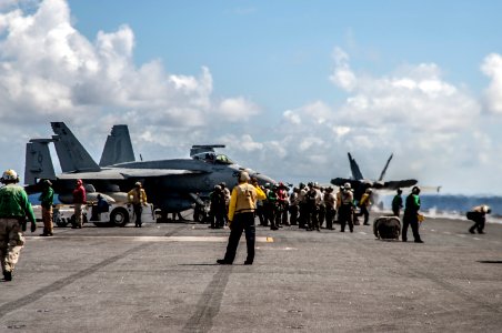 USS George Washington flight operations 141104-N-EH855-021