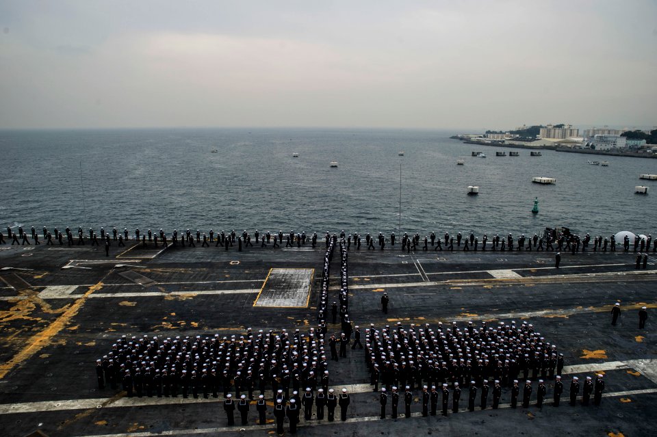 USS George Washington homecoming 141125-N-TE278-021