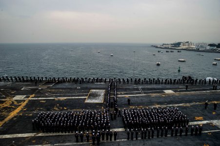 USS George Washington homecoming 141125-N-TE278-021