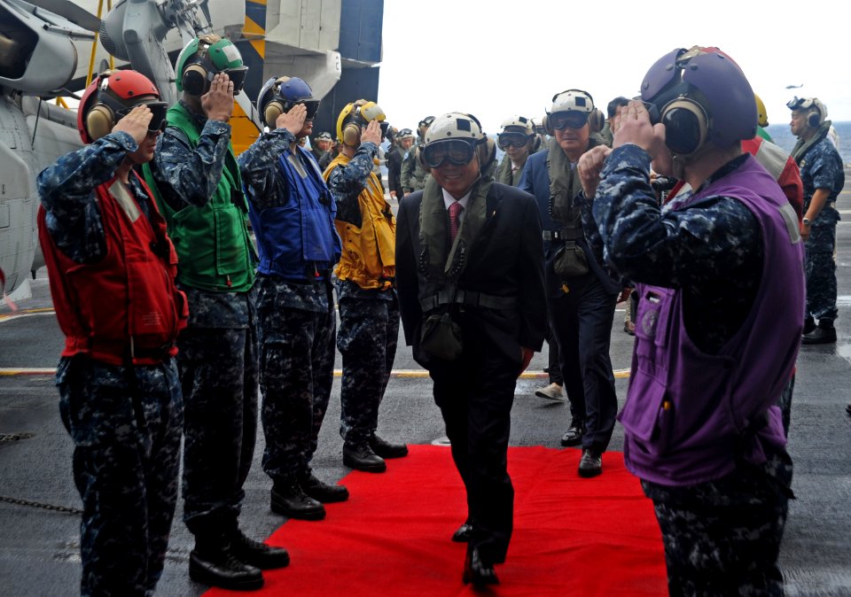USS George Washington operations 130930-N-GC965-064