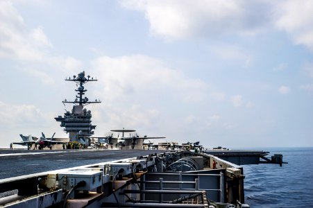 USS George Washington flight operations 141013-N-TE278-008