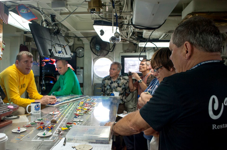 USS George Washington operations 141106-N-EH855-403