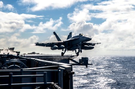 USS George Washington flight operations 141110-N-EH855-078